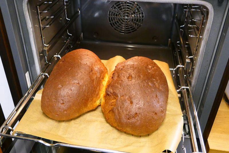 Das fertige Low Carb und Keto Weissbrot nach dem Backen