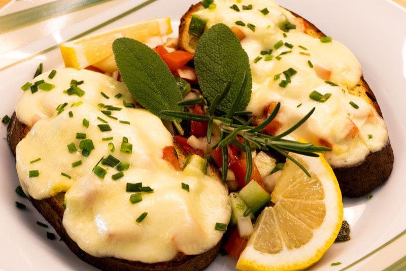 Bruschetta al forno für die Low Carb und Keto Ernährung